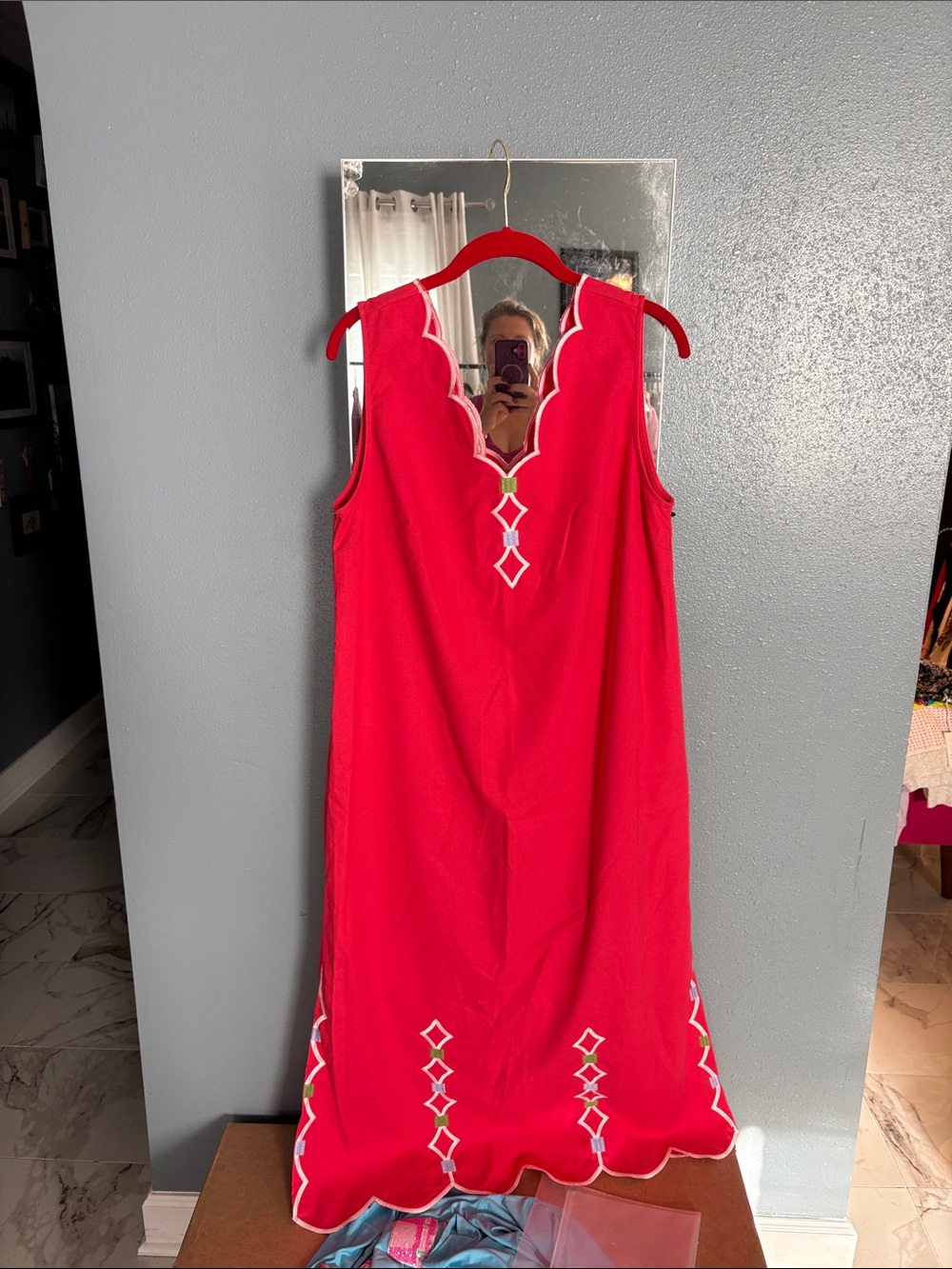 Karlie Hot Pink Sleeveless Scallop-Edge Shift Dress